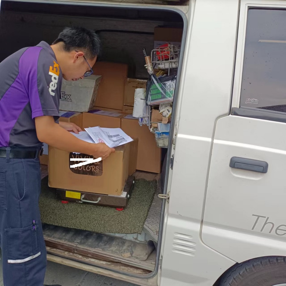 Cat cat air untuk India Penghantaran pelanggan oleh FEDEX rasmi berjaya